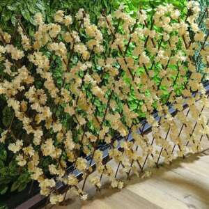 Coloured expandable fences