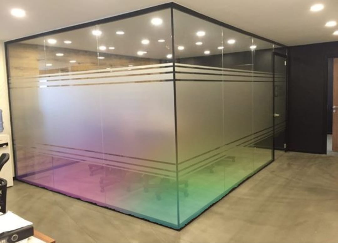 Jesilog-Decor-087274.jpeg Toughened Glass partition