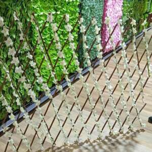 Coloured expandable fences