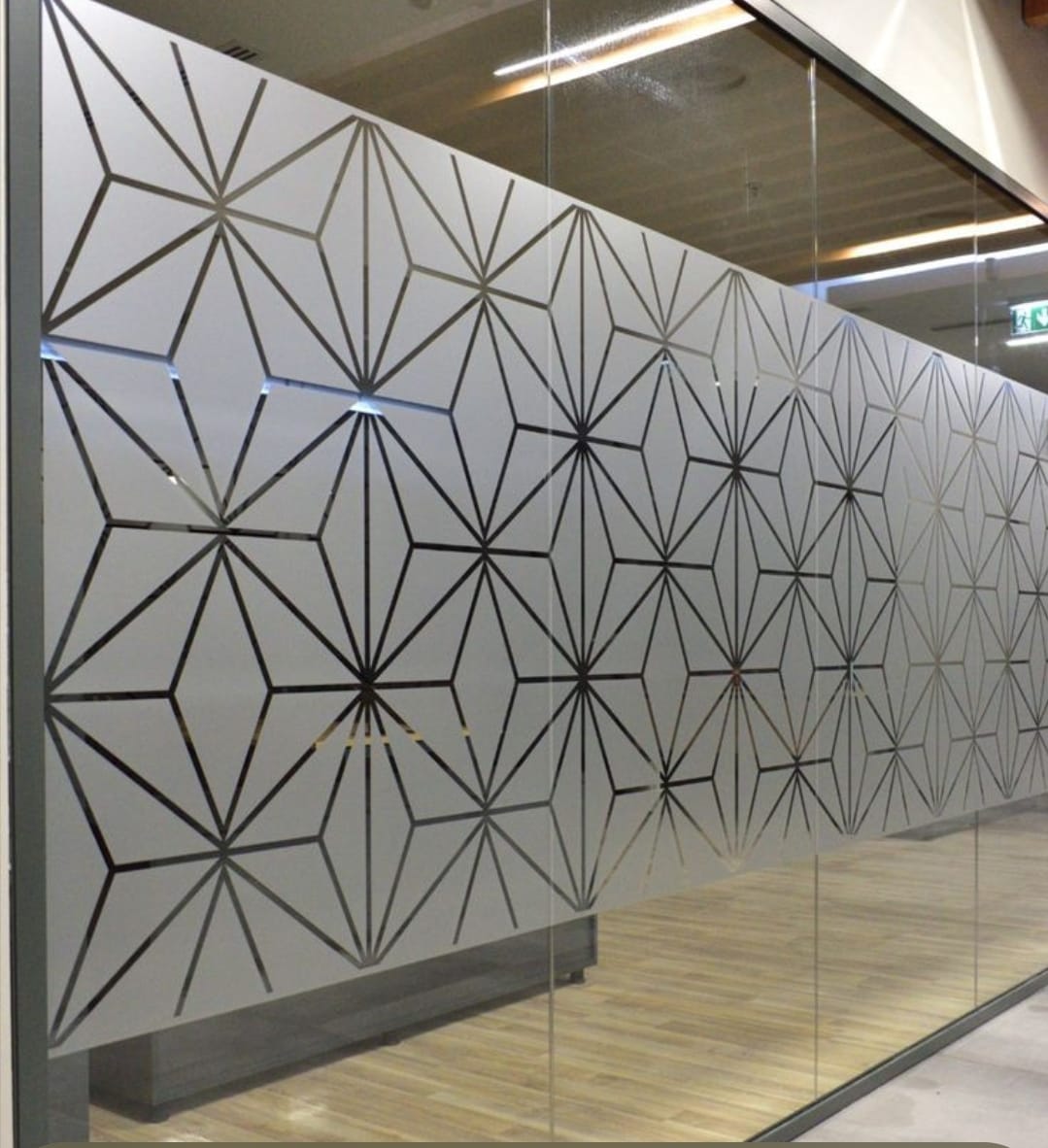 Jesilog-Decor-883178.jpeg Toughened Glass partition