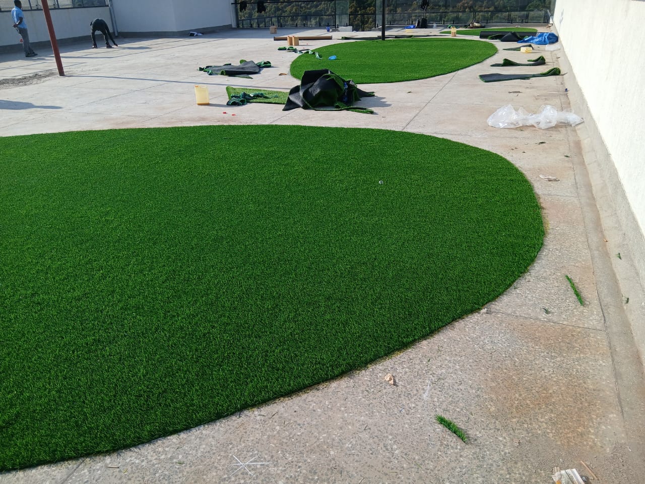 The Best Artificial Grass Carpet Size for Balconies, Gardens, Play Areas, and Commercial Spaces
