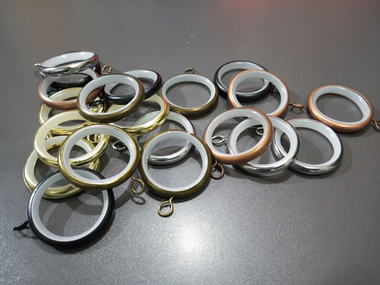 Cosmic Choices-121453 Silent curtain rings