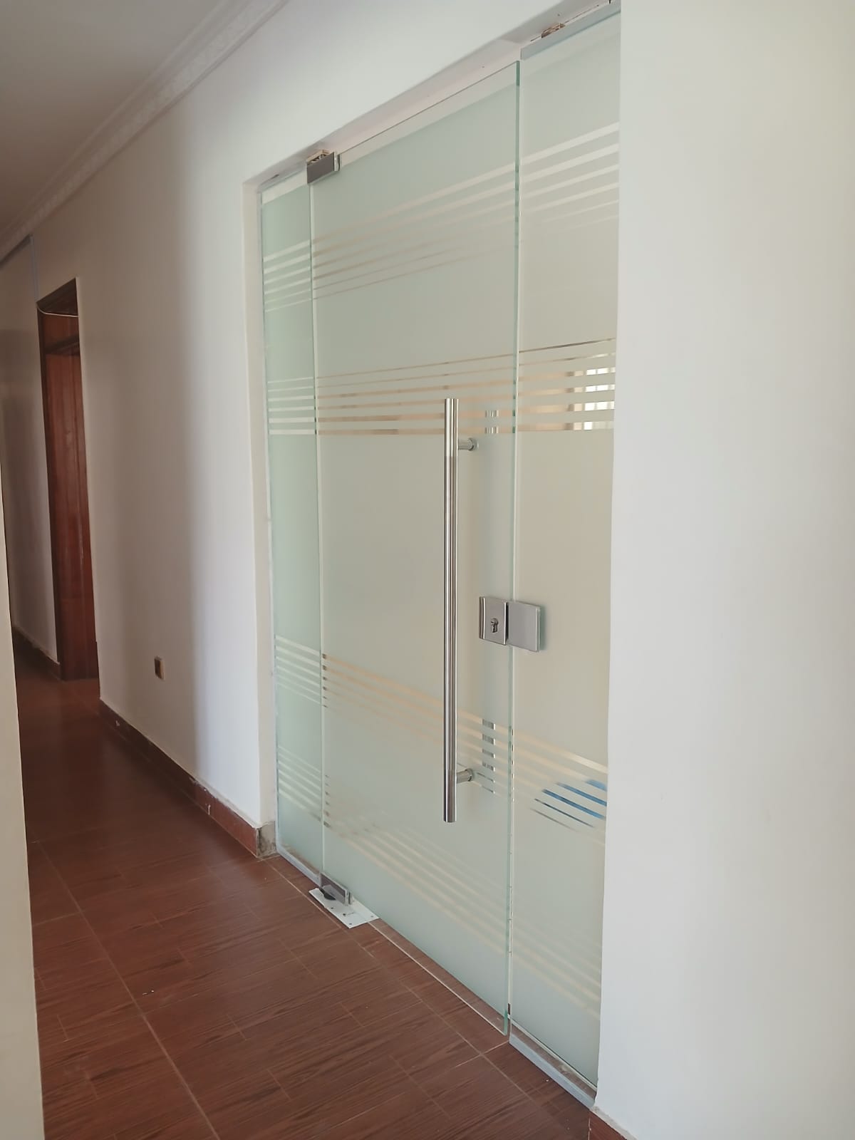 Cosmic Choices-126142 Toughened glass partition