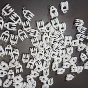 Bendable curtain rail runners