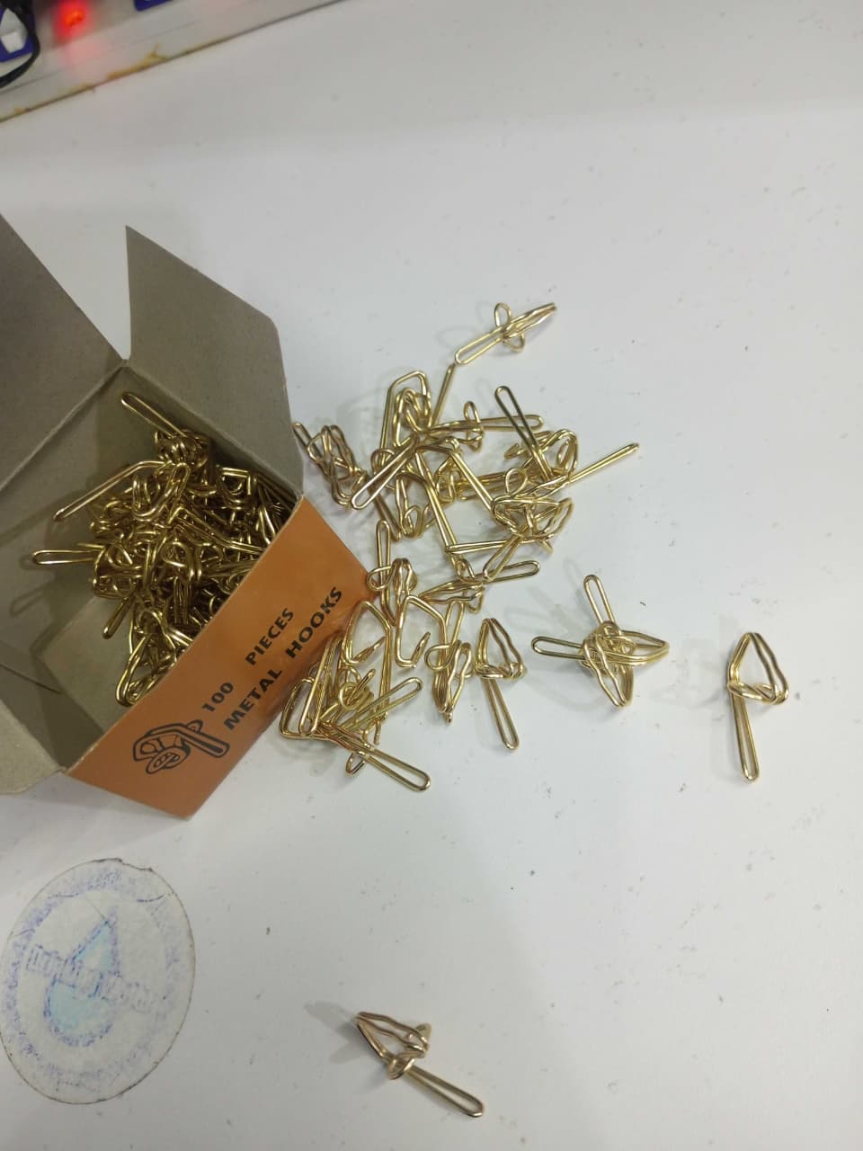 Cosmic Choices-984524 small curtain hooks (100pcs pack)